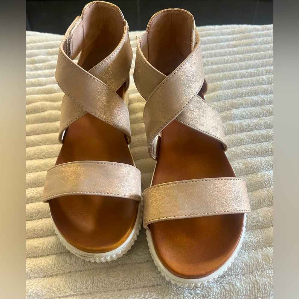 Mia Sandals